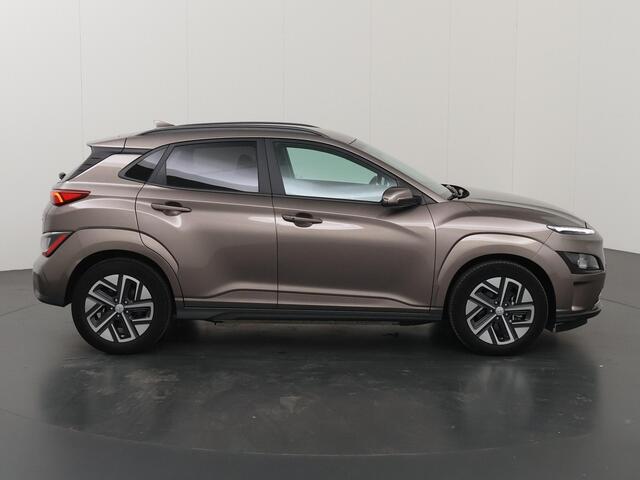 Hyundai Kona EV Fashion 39 kWh | SOH 98% | Adaptieve Cruise Control | LED | Camera | DAB | Keyless Entry/Go | HUD | Warmtepomp | Dodehoek detectie |