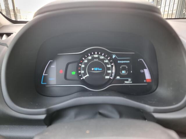 Hyundai Kona EV Fashion 64 kWh | SoH 96,1% | Stoelverwarming | Navigatie | Achteruitrijcamera |