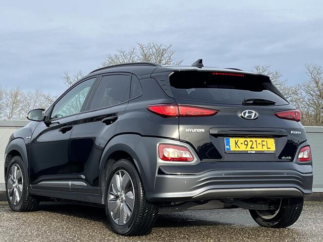 Hyundai Kona EV Fashion 64 kWh | 3 Fase OBC | Adaptieve cruisecontrol | Geïntegreerde navigatie | Multimedia systeem Apple Carplay & Android Auto |
