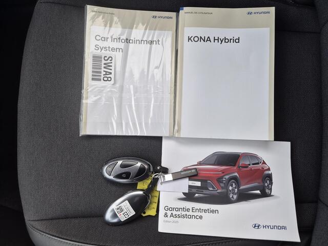 Hyundai Kona 1.6 GDI HEV Comfort Smart Automaat / Stuur- & Stoel verwarming / Achteruitrijcamera / Apple Carplay Android Auto / Keyless Entry/Start / Adaptief cruise control / Draadloze telefoon lader / Climate control /