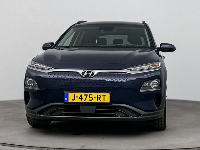 Hyundai Kona EV Premium 64 kWh | Soh 96,5 % | Navigatie, Apple car play Android auto| stoel verwarming en koeling |