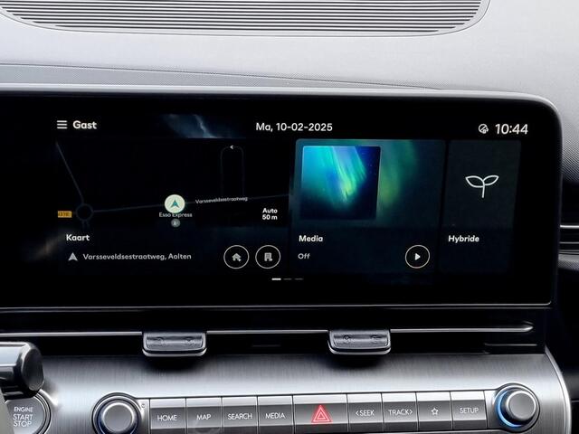 Hyundai Kona 1.6 GDI HEV Premium / ¤2500,- Voordeel / Direct Leverbaar / Stoelverkoeling / Stuurverwarming / Stoelverwarming Voor + Achter /