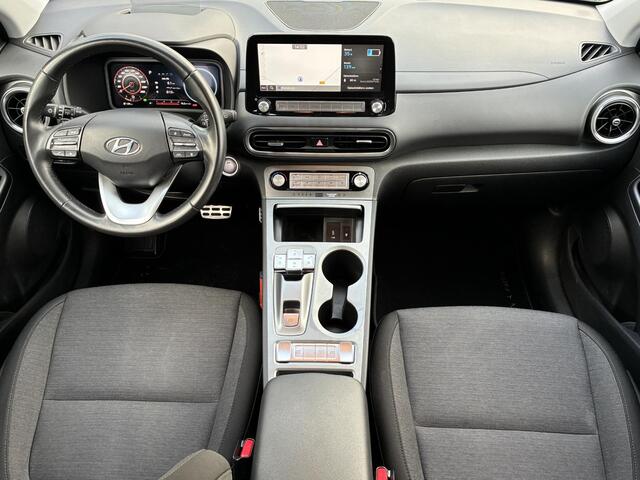 Hyundai Kona EV Fashion 64 kWh / SOH 100% / NL auto / Adaptieve Cruise Control / Achteruitrijcamera / Navigatie / Apple Carplay/Android Auto / KRELL audio / Head Up Display /