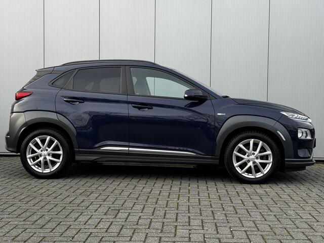 Hyundai Kona EV Fashion 64 kWh / SOH 100% / NL Auto / Winter-Zomerset / Head up Display / Dodehoek detectie /