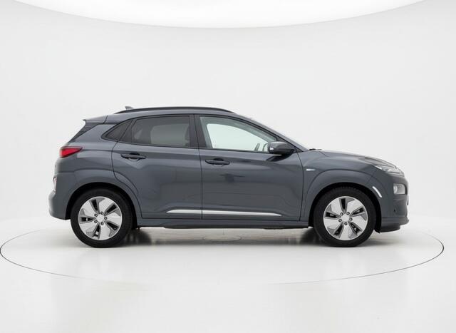 Hyundai Kona EV FASHION 64 KWH, Camera, Pano, HUD