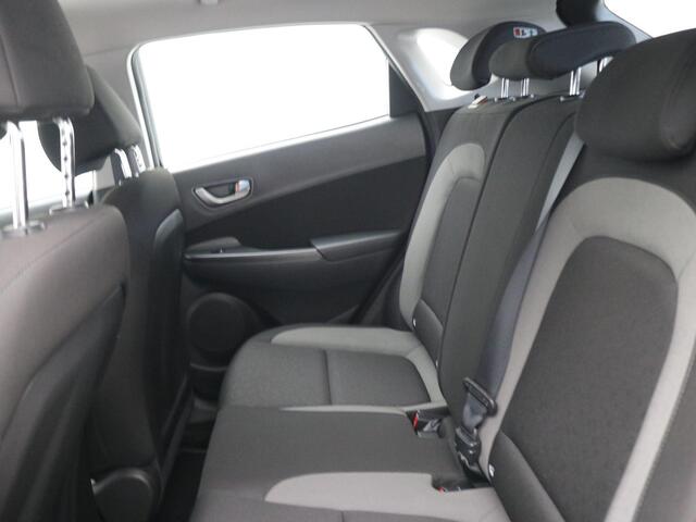 Hyundai Kona 1.0 T-GDI Comfort / Apple CarPlay & Android Auto / Cruise Control / Airco Climate Control / All Seasonbanden / Hoge zit & instap /