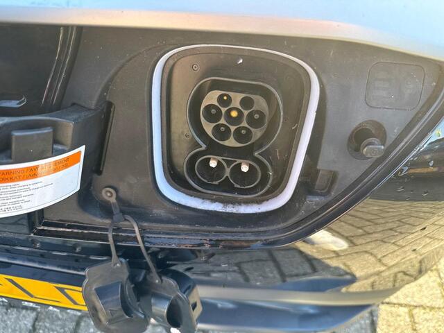 Hyundai Kona Aut. EV Fashion 64 kWh | Navi | Camera |