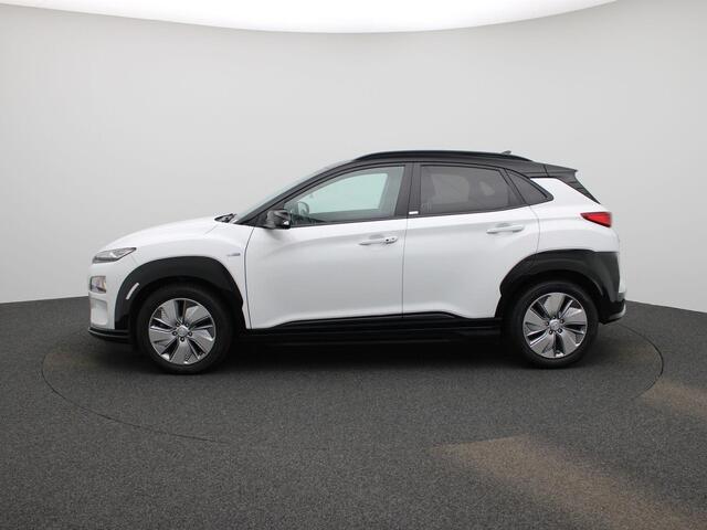Hyundai Kona EV Premium 64 kWh 204PK | Stoelverwarming | Navigatie | Achteruitrijcamera | Keyless | Apple CarPlay & Android Auto