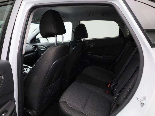 Hyundai Kona EV Premium 64 kWh 204PK | Stoelverwarming | Navigatie | Achteruitrijcamera | Keyless | Apple CarPlay & Android Auto