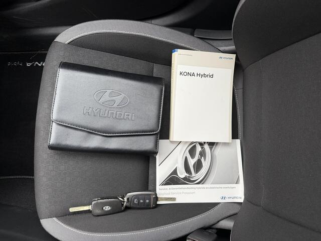 Hyundai Kona 1.6 GDI HEV Comfort / Trekhaak ( 1300 KG Trekgewicht) / Navigatie / Adaptieve Cruise Control / Achteruitrijcamera / Apple Carplay / Android Auto / Krell Geluidsinstallatie / NAP Logisch