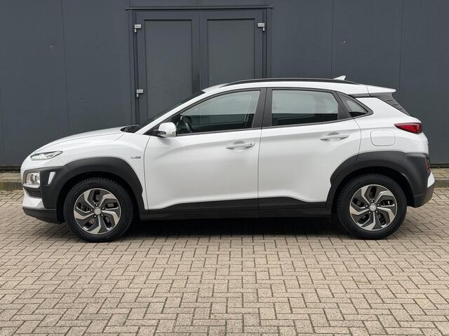 Hyundai Kona 1.6 GDI HEV Comfort / Trekhaak ( 1300 KG Trekgewicht) / Navigatie / Adaptieve Cruise Control / Achteruitrijcamera / Apple Carplay / Android Auto / Krell Geluidsinstallatie / NAP Logisch