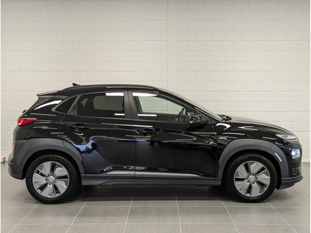 Hyundai Kona EV Limited 64 kWh Car House cleaning