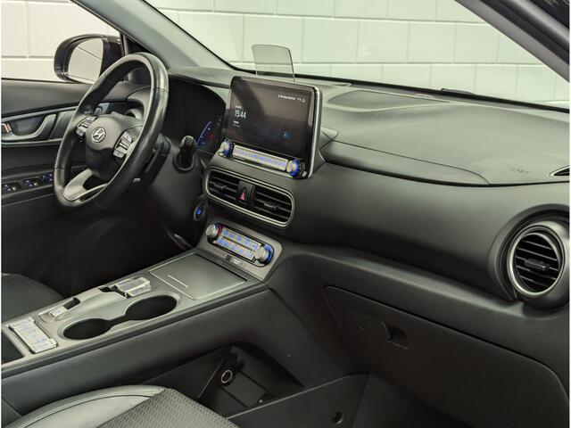 Hyundai Kona EV Limited 64 kWh Car House cleaning