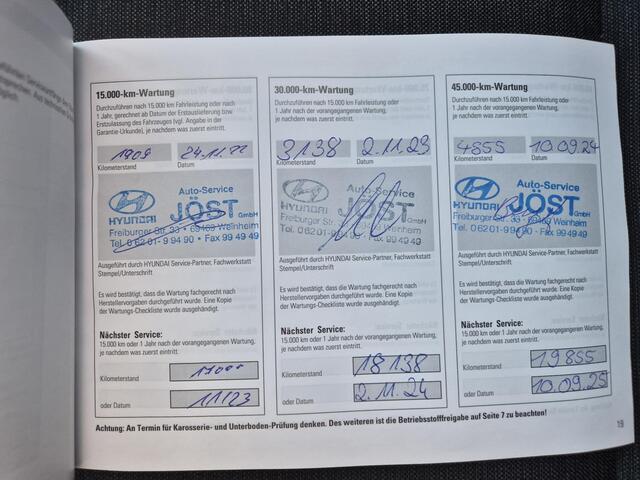 Hyundai Kona EV Comfort Smart 64 kWh Automaat / Accu SOH 100% / CCS snellader / WLTP bereik 484 km bereik stad 660 km / Stuur- & Stoelverwarming / Navigatie via Apple Carplay/Android Auto / Adaptief cruise control / Achteruitrijcamera / Keyless Entry/Start /