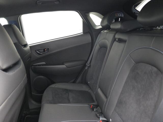 Hyundai Kona 2.0 T-GDI N Performance 280pk DCT8 / Sonic Blue / Fabrieksgarantie tot 01-2027 / 1e Eigenaars auto / Dealer Onderhouden / Limited Slip Diff / Adaptieve Cruise / Adaptieve Onderstel / Stoel & Stuurwielverwarming / Achterbank Verwarming / Elektr. Stoelen / 