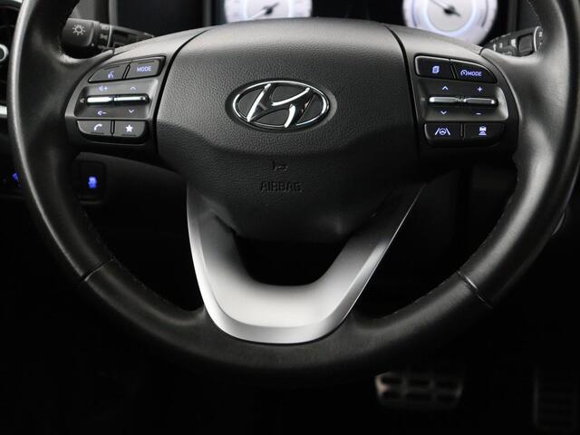 Hyundai Kona EV Fashion 64 kWh | SOH 100% | 3 Fase | Head-Up | Warmtepomp | Adaptive cruise | Camera | Carplay | Keyless | Full LED | Navigatie | Climate control