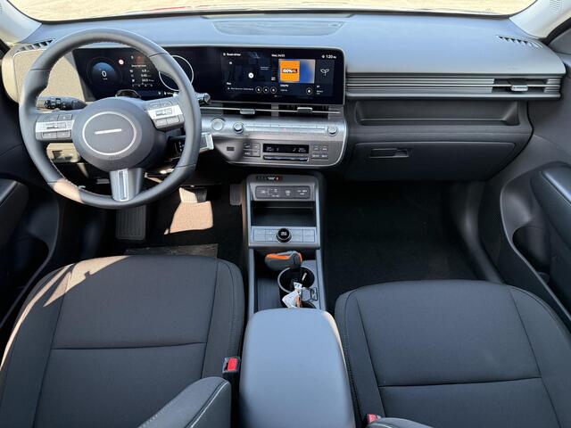 Hyundai Kona Electric Pure Edition 64.8 kWh / Stoel+Stuur Verwarming / Navigatie / Keyless / Apple Carplay&Android Auto / Adaptive Cruise /