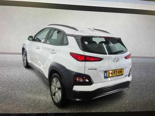 Hyundai Kona EV Comfort 64 kWh CAMERA / KEYLESS / NAVI / CLIMA / CRUISE