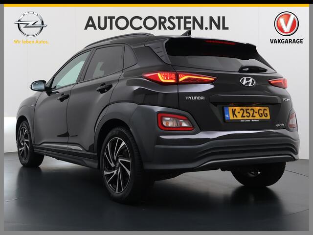 Hyundai Kona EV 64kWh 204pk SOH 100% Premium Schuif-/Kanteldak Leer Warmtepomp Head-Up Display Apple Carplay Android Navi Camera Elektr.Stoelen+Leer+Verwarmd+Gekoeld Adaptive Cruise/Stop&Go Zelfsturend Multimedia Forward-Collision-Avoidance-Assist (FCA)Led Keyless DAB