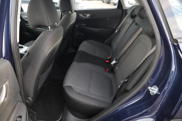 Hyundai Kona EV Comfort 64 kWh SOH 99.8% Navigatie Achteruitrijcamera Carplay Android Adaptive Cruise