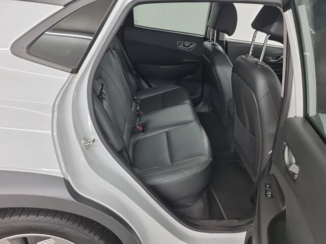 Hyundai Kona EV Limited 64 kWh 2e-Eig. & Dealer-Onderh. BOVAG-Garantie. NL-Auto.