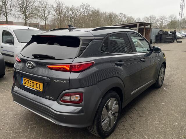 Hyundai Kona EV Premium 64 kWh | | Leder | Stoel verwarming | Camera |