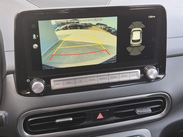 Hyundai Kona EV Comfort Smart 64 kWh Automaat / Accu SOH 100% / Dealer onderhouden / Warmtepomp / CCS Snellader / WLTP bereik 484 km bereik stad 660 km / Stuur- & Stoelverwarming / Krell Audio Systeem / Adaptief cruise control /