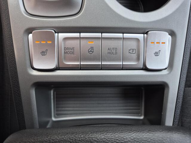 Hyundai Kona EV Comfort Smart 64 kWh Automaat / Accu SOH 100% / Dealer onderhouden / Warmtepomp / CCS Snellader / WLTP bereik 484 km bereik stad 660 km / Stuur- & Stoelverwarming / Krell Audio Systeem / Adaptief cruise control /