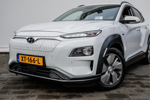 Hyundai Kona EV Premium 64 kWh SOH 93% Schuifdak/ Stoel-stuurverwarming/ Krell audio/ Camera/ Head up/ Blindspot/ Carplay