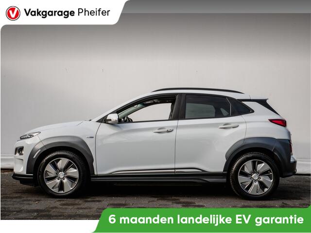 Hyundai Kona EV Premium 64 kWh SOH 93% Schuifdak/ Stoel-stuurverwarming/ Krell audio/ Camera/ Head up/ Blindspot/ Carplay