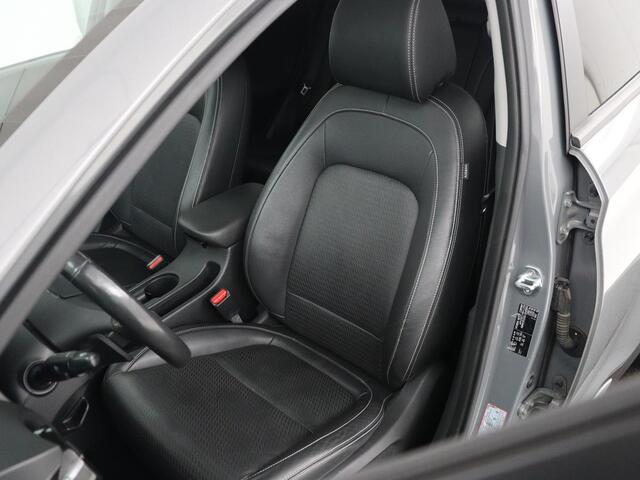 Hyundai Kona 1.6 GDI HEV Premium Sky | Schuifdak | Leder | Stoelventilatie | Adaptive cruise | Trekhaak | Head-Up | Carplay | Camera | Achterbankverwarming | Navigatie | Keyless | Climate control