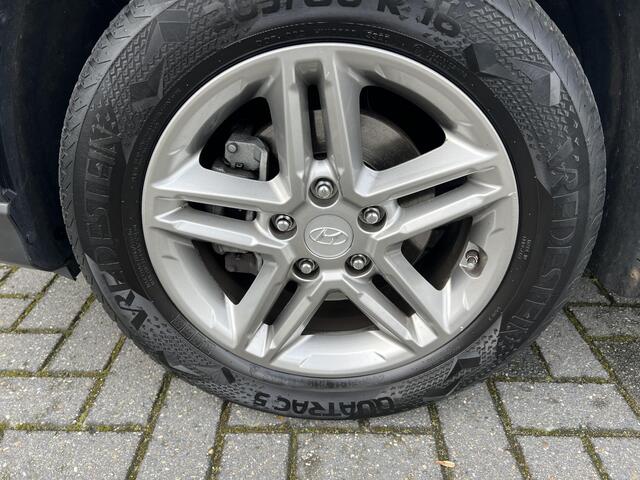 Hyundai Kona 1.0T Essence / Navigatie / Trekhaak / Achteruitrijcamera /