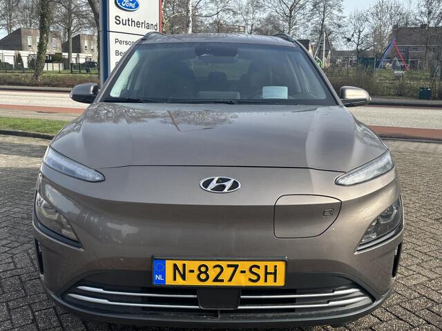 Hyundai Kona EV Fashion 64 kWh | Trekhaak | Head-Up Display | Keyless entry | Navigatie | SCI