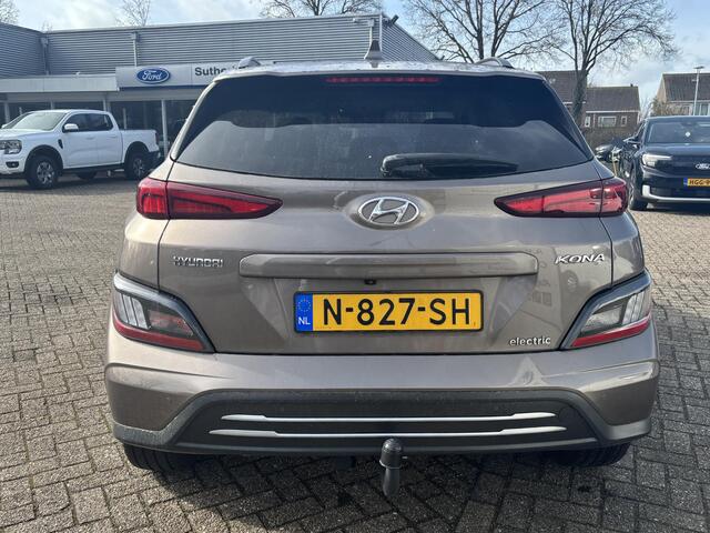 Hyundai Kona EV Fashion 64 kWh | Trekhaak | Head-Up Display | Keyless entry | Navigatie | SCI