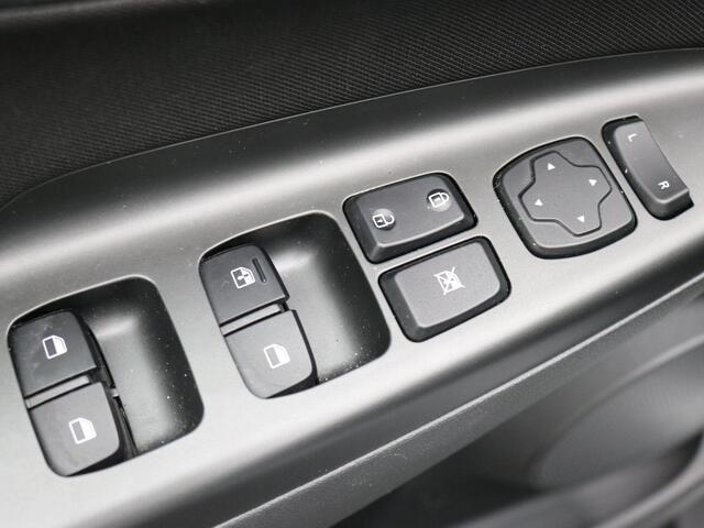 Hyundai Kona 1.6 GDI HEV Comfort AUTOMAAT / Trekhaak / Navigatie / Adaptieve Cruise Control / NL Auto / Apple CarPaly & Android Auto / Airco Climate Control / 1ste Eigenaar / Historie bekend /