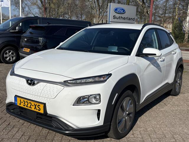 Hyundai Kona EV Fashion 64 kWh Bellen voor bezichtiging |SCI| Navigatie | Camera | Head up Display