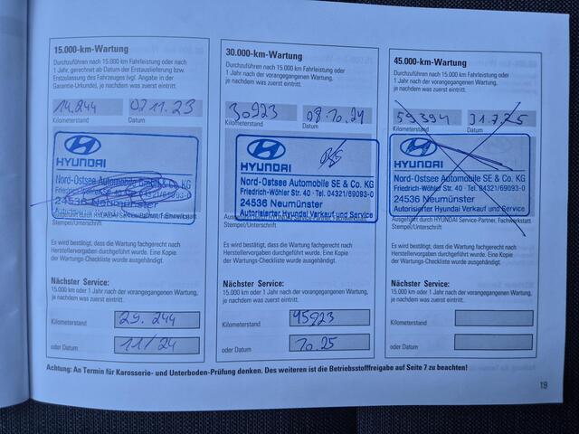 Hyundai Kona EV Fashion 64 kWh Automaat / Accu SOH 100% / Dealer onderhouden / CCS snellader / WLTP bereik 484 km bereik stad 660 km / Warmtepomp / Head Up Display / Adaptief cruise control / Achteruitrijcamera / Stuur- & Stoelverwarming /