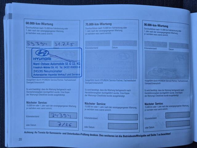 Hyundai Kona EV Fashion 64 kWh Automaat / Accu SOH 100% / Dealer onderhouden / CCS snellader / WLTP bereik 484 km bereik stad 660 km / Warmtepomp / Head Up Display / Adaptief cruise control / Achteruitrijcamera / Stuur- & Stoelverwarming /