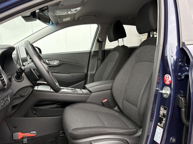 Hyundai Kona EV Fashion 64 kWh / Apple Carplay/Android Auto / Navigatie / Cruise Control Adaptief met Stop&Go / All-season banden / Trekhaak /