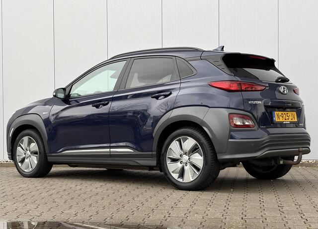 Hyundai Kona EV Fashion 64 kWh / Apple Carplay/Android Auto / Navigatie / Cruise Control Adaptief met Stop&Go / All-season banden / Trekhaak /