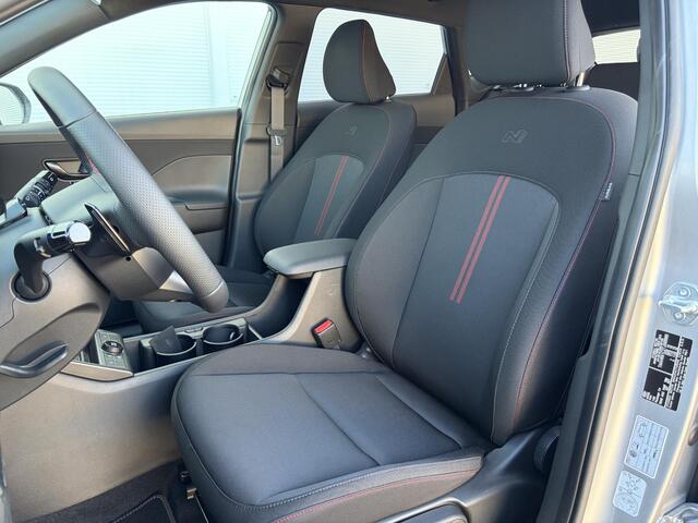 Hyundai Kona Electric N Line Business 64.8 kWh / Adaptieve Cruise Control / Apple Carplay/Android Auto / Navigatie / Achteruitrijcamera / DAB / Climate Control /