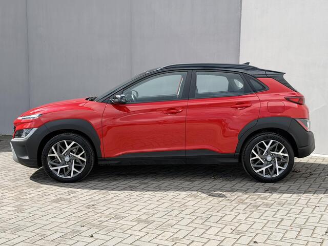Hyundai Kona 1.6 GDI HEV Fashion Automaat / Fabrieksgarantie tot 10-2027 / Dealer Onderhouden / Adaptieve Cruise / Stuur & Stoelverwarming / Camera / Navigatie / Dodehoek Detectie / Apple Carplay & Android Auto / 18" LM wielen Premium / DAB /