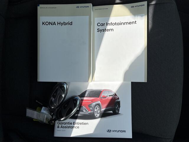 Hyundai Kona 1.6 GDI HEV Comfort Smart Automaat / Fabrieksgarantie tot 1-2030 / Stuur- & Stoel verwarming / Achteruitrijcamera / Apple Carplay Android Auto / Keyless Entry/Start / Adaptief cruise control / Draadloze telefoon lader / Climate control /