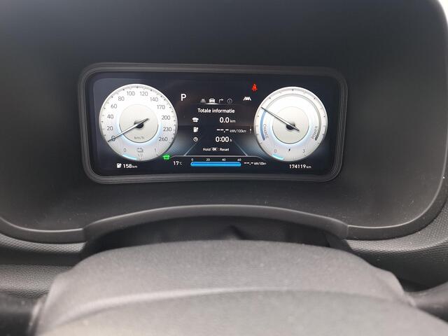 Hyundai Kona EV Fashion 64 kWh | SOH: nnb | 3 Fase | Warmtepomp | Blindspot | Navi | Camera |
