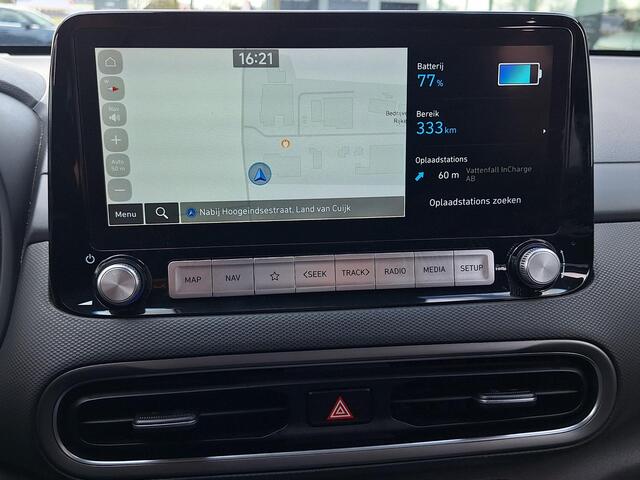 Hyundai Kona EV Fashion 64 kWh | SOH: nnb | 3 Fase | Warmtepomp | Blindspot | Navi | Camera |