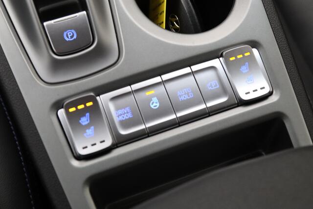 Hyundai Kona EV Premium 64 kWh 204 PK, Leder, 4 x Stoelverwarming, Head-Up, Camera