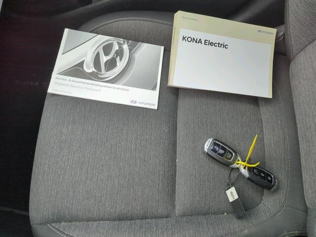 Hyundai Kona EV Fashion 64 kWh | Geen import | Camera | Head Up Display