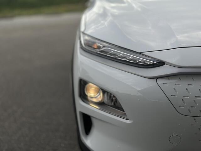Hyundai Kona EV Fashion Sky 64 kWh | SOH: 96,4% | Dode Hoek Detectie | ACC | Pano | Camera |