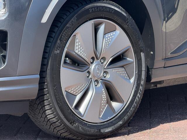 Hyundai Kona EV Comfort 39 kWh 136 pk SOH 100% apple carplay camera climate ctr cruise ctr lmv 17 inch warmtepomp