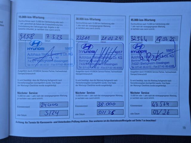 Hyundai Kona EV Comfort Smart 39 kWh / Dealer onderhouden / SOH 92.10% / Fabrieksgarantie tot 02-2027 / Trekhaak afneembaar / Warmtepomp / CCS snelladen / Navigatie / Apple Carplay Android / 17" LM wielen + All Season banden /